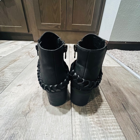 Not Rated Black and Gold Boots - Picture 2 of 5